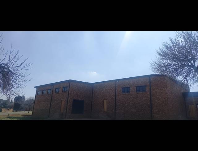583M² BUSINESS CENTRE TO LET IN DALPARK